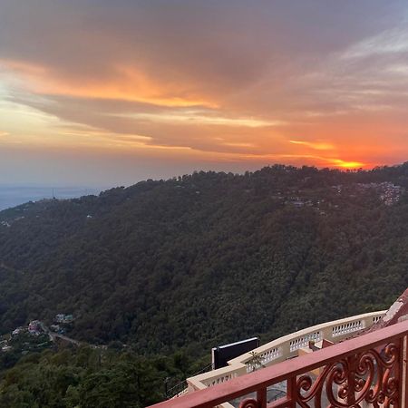 Grand Him Queen Ac Centralized Dharamsala Zewnętrze zdjęcie