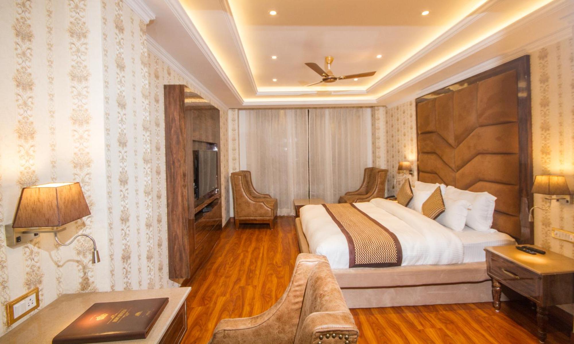 Grand Him Queen Ac Centralized Dharamsala Zewnętrze zdjęcie