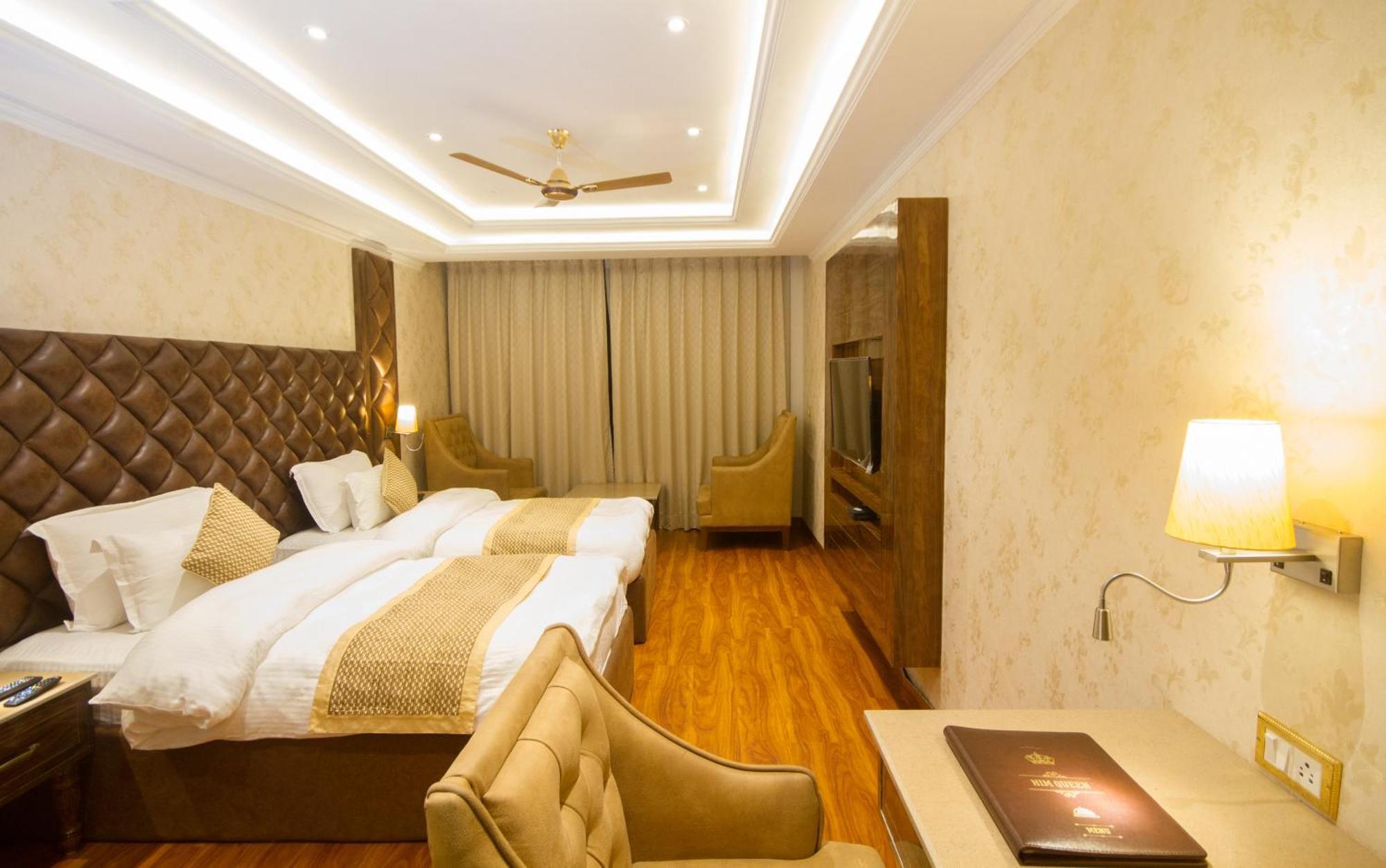Grand Him Queen Ac Centralized Dharamsala Zewnętrze zdjęcie
