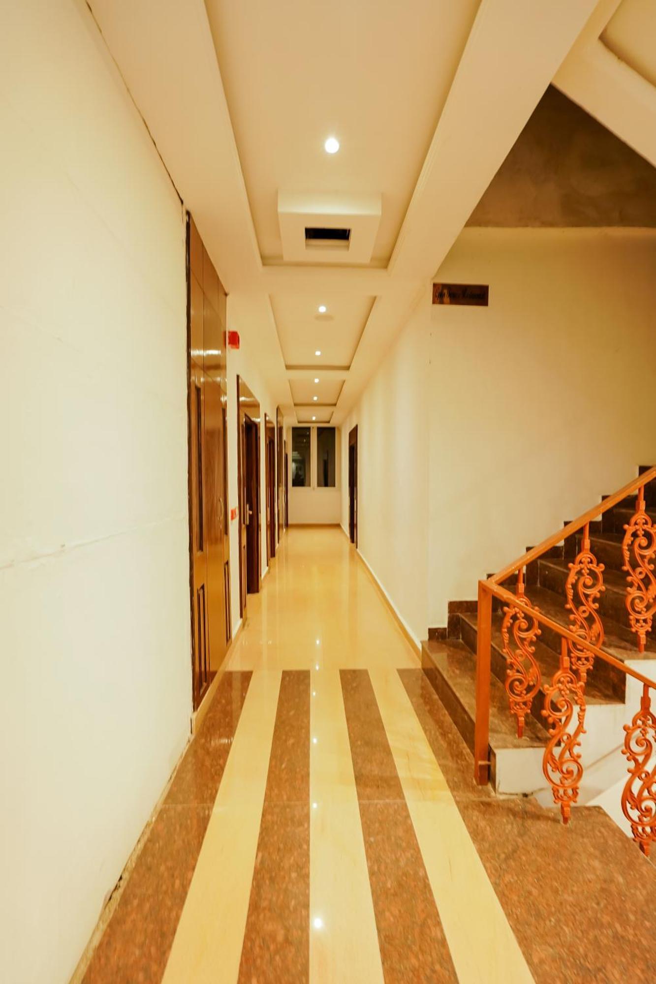Grand Him Queen Ac Centralized Dharamsala Zewnętrze zdjęcie